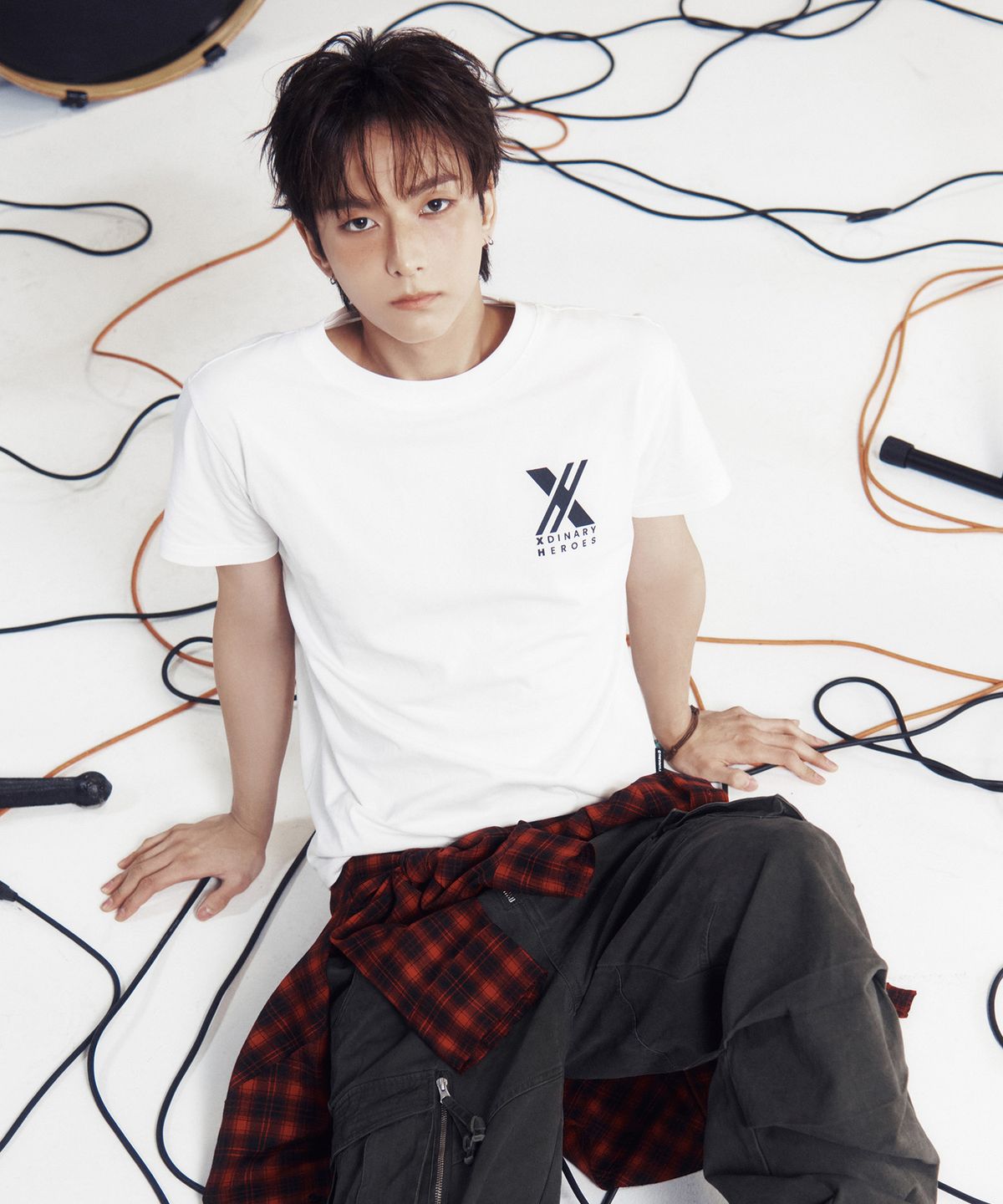 더바이닐하우스(THEVINYLHOUSE) [더바이닐하우스 X 엑디즈] SOUND WAVE TEE WHITE