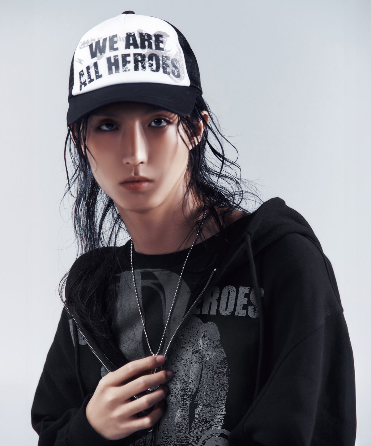 더바이닐하우스(THEVINYLHOUSE) [더바이닐하우스 X 엑디즈] HOODIE ZIP-UP BLACK