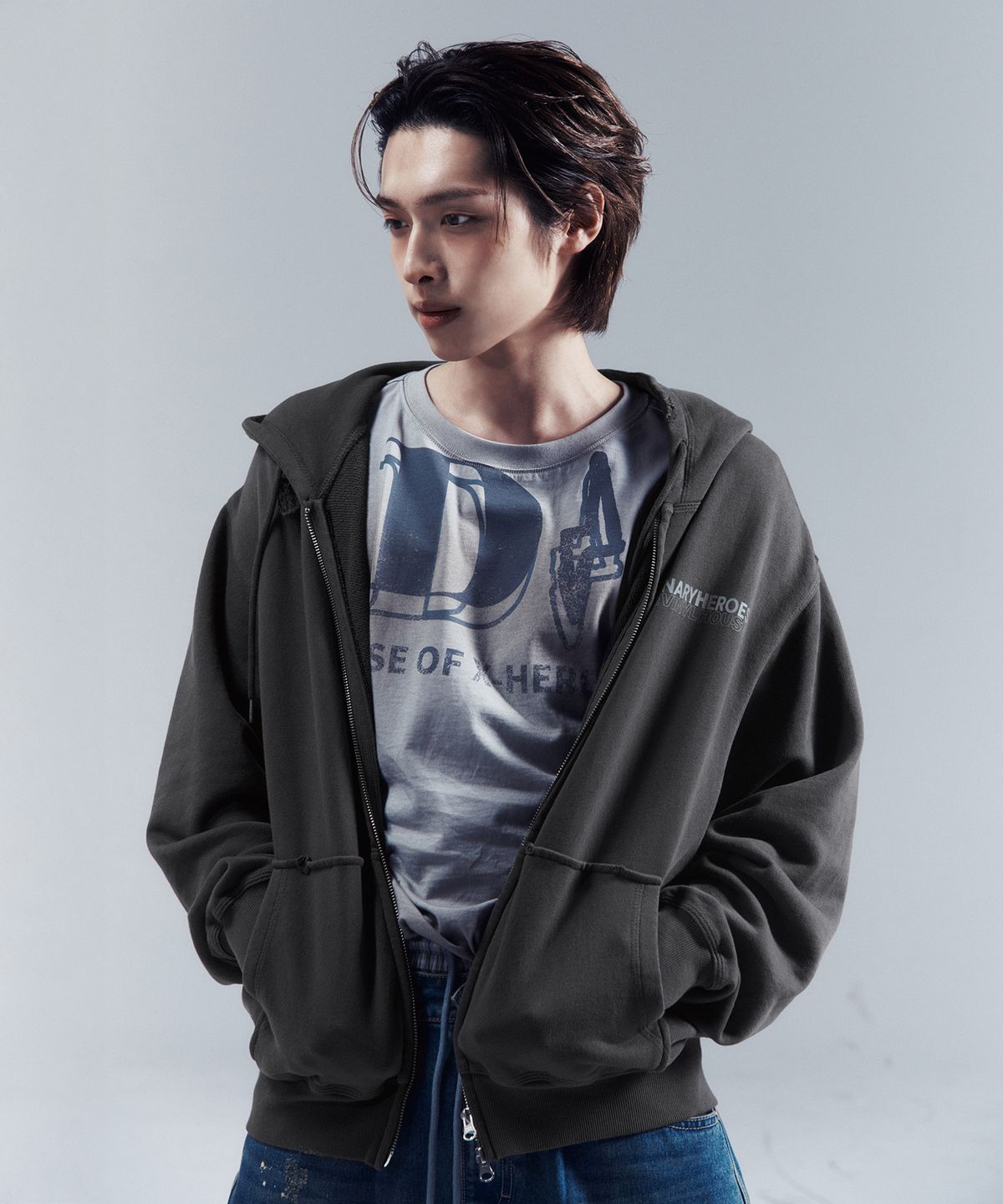더바이닐하우스(THEVINYLHOUSE) [더바이닐하우스 X 엑디즈] PATCH HOODIE ZIP-UP CHARCOAL
