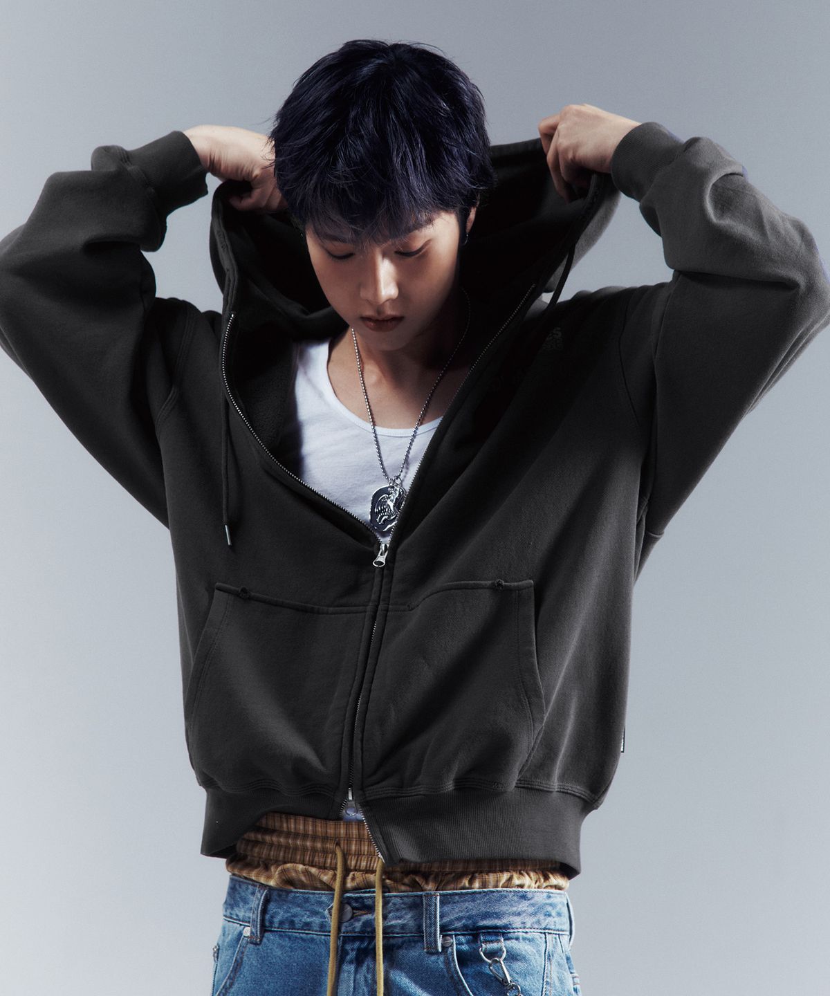 더바이닐하우스(THEVINYLHOUSE) [더바이닐하우스 X 엑디즈] PATCH HOODIE ZIP-UP CHARCOAL