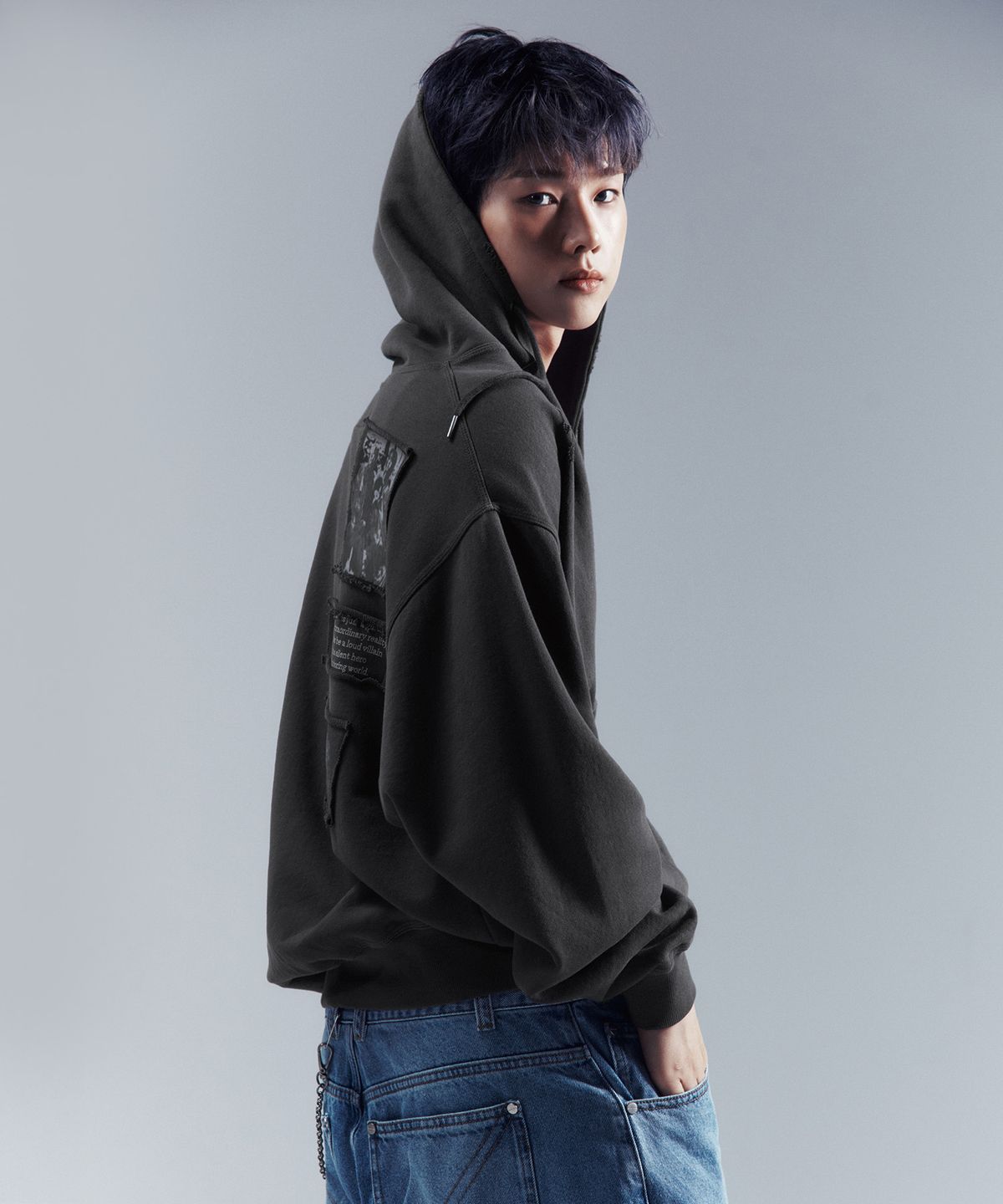 더바이닐하우스(THEVINYLHOUSE) [더바이닐하우스 X 엑디즈] PATCH HOODIE ZIP-UP CHARCOAL
