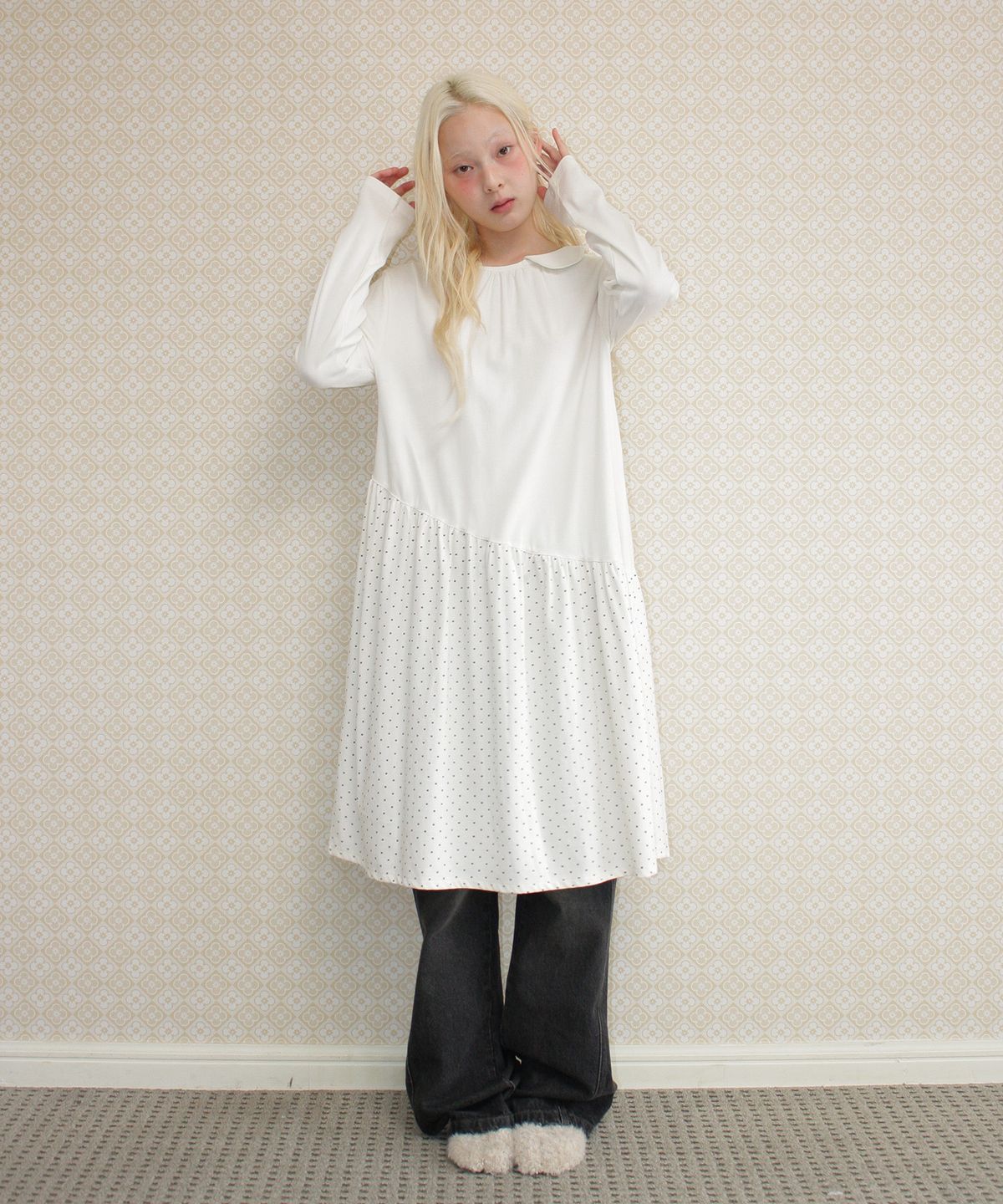 아메스 월드와이드(AMES-WORLDWIDE) DOT SHIRRING UNBALANCE DRESS CREAM