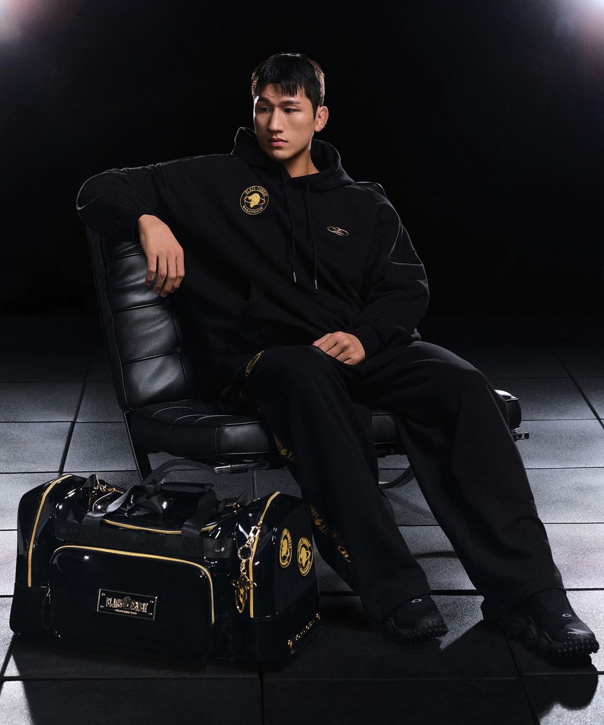 본투윈(BORN TO WIN) [BORNTOWIN X BLACK COMBAT] KEY RING [GOLD]