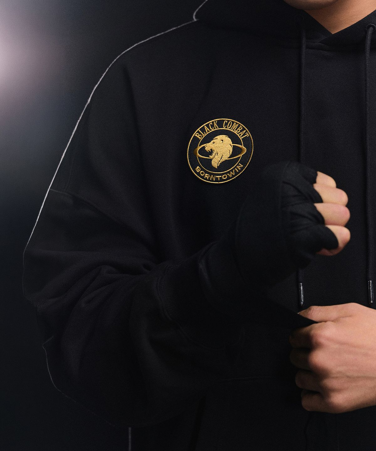 본투윈(BORN TO WIN) [BORNTOWIN X BLACK COMBAT] HOODIE [BLACK]