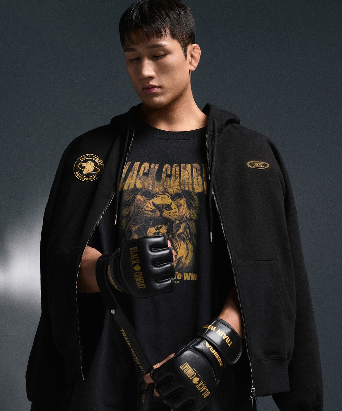 본투윈(BORN TO WIN) [BORNTOWIN X BLACK COMBAT] HOODIE ZIP-UP [BLACK]