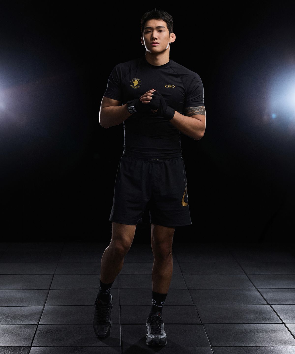 본투윈(BORN TO WIN) [BORNTOWIN X BLACK COMBAT] COMPRESSION T-SHIRTS [BLACK]