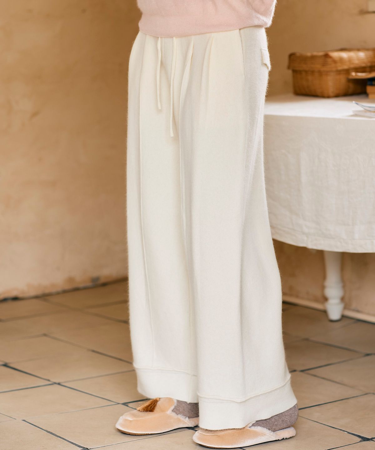 티나블러썸(TINABLOSSOM) ROM IVORY KNIT PANTS