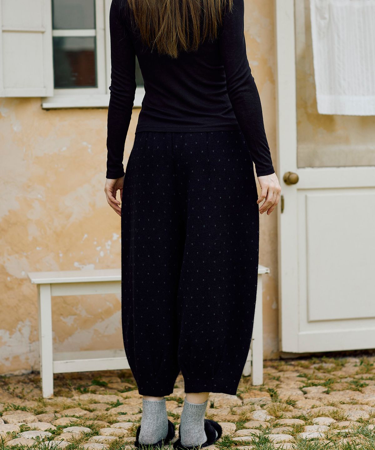 티나블러썸(TINABLOSSOM) DONG BLACK KNIT PANTS