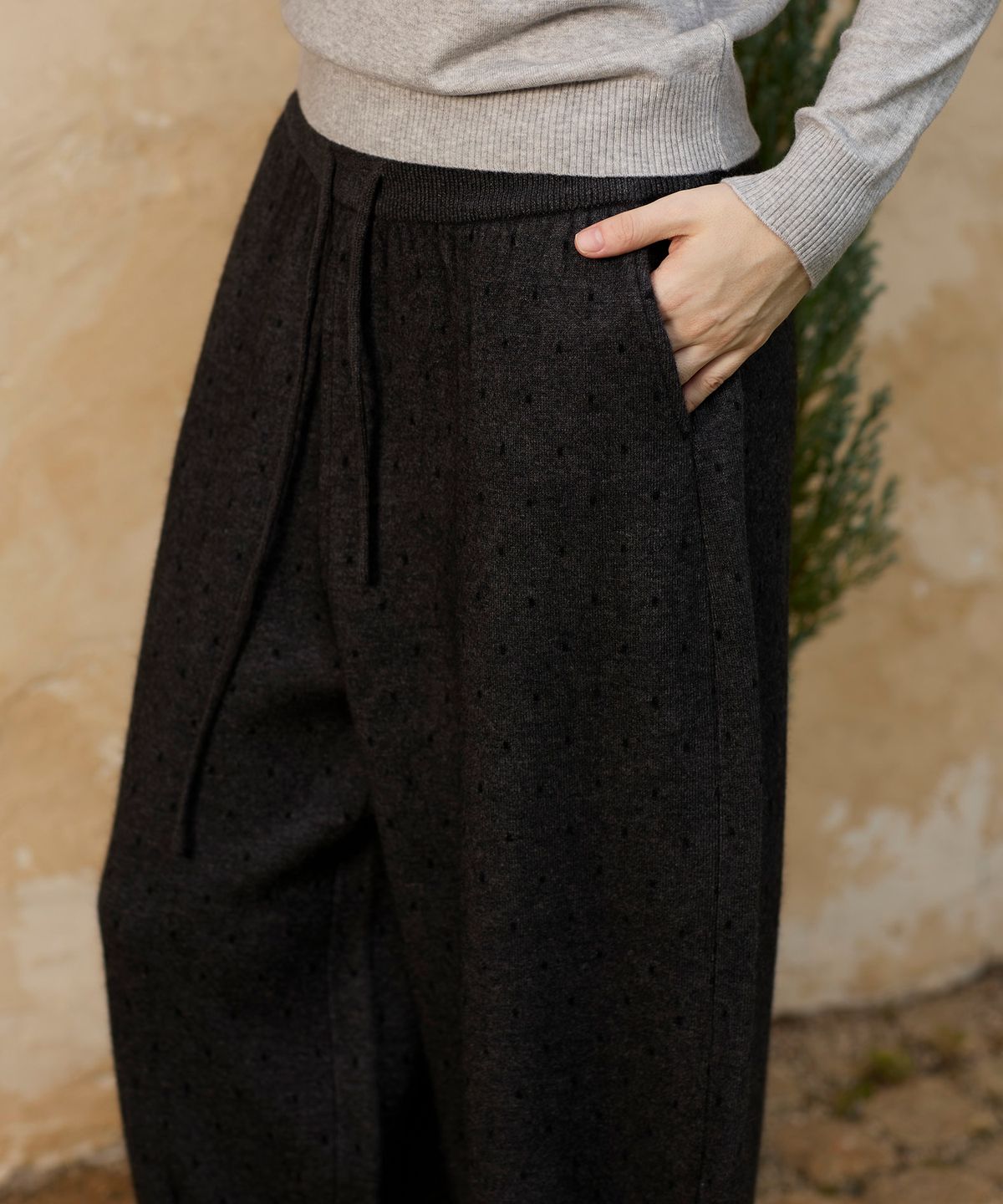 티나블러썸(TINABLOSSOM) KONG GREY KNIT PANTS