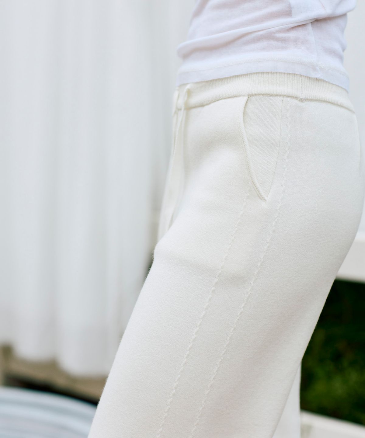 티나블러썸(TINABLOSSOM) RORO IVORY KNIT PANTS