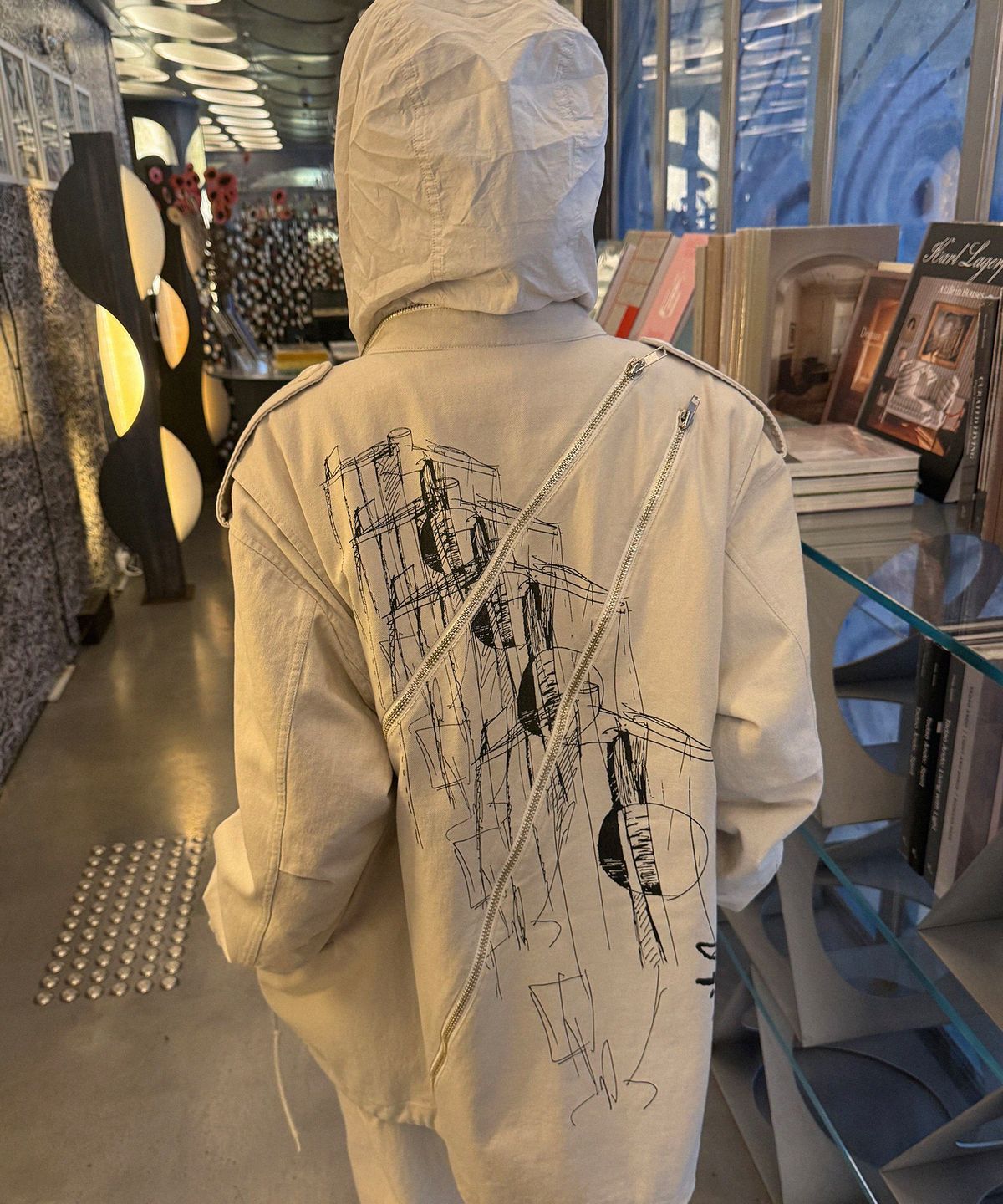 더뮤지엄비지터(THEMUSEUMVISITOR) M-65 ZIPPER FIELD JACKET (CHALK)