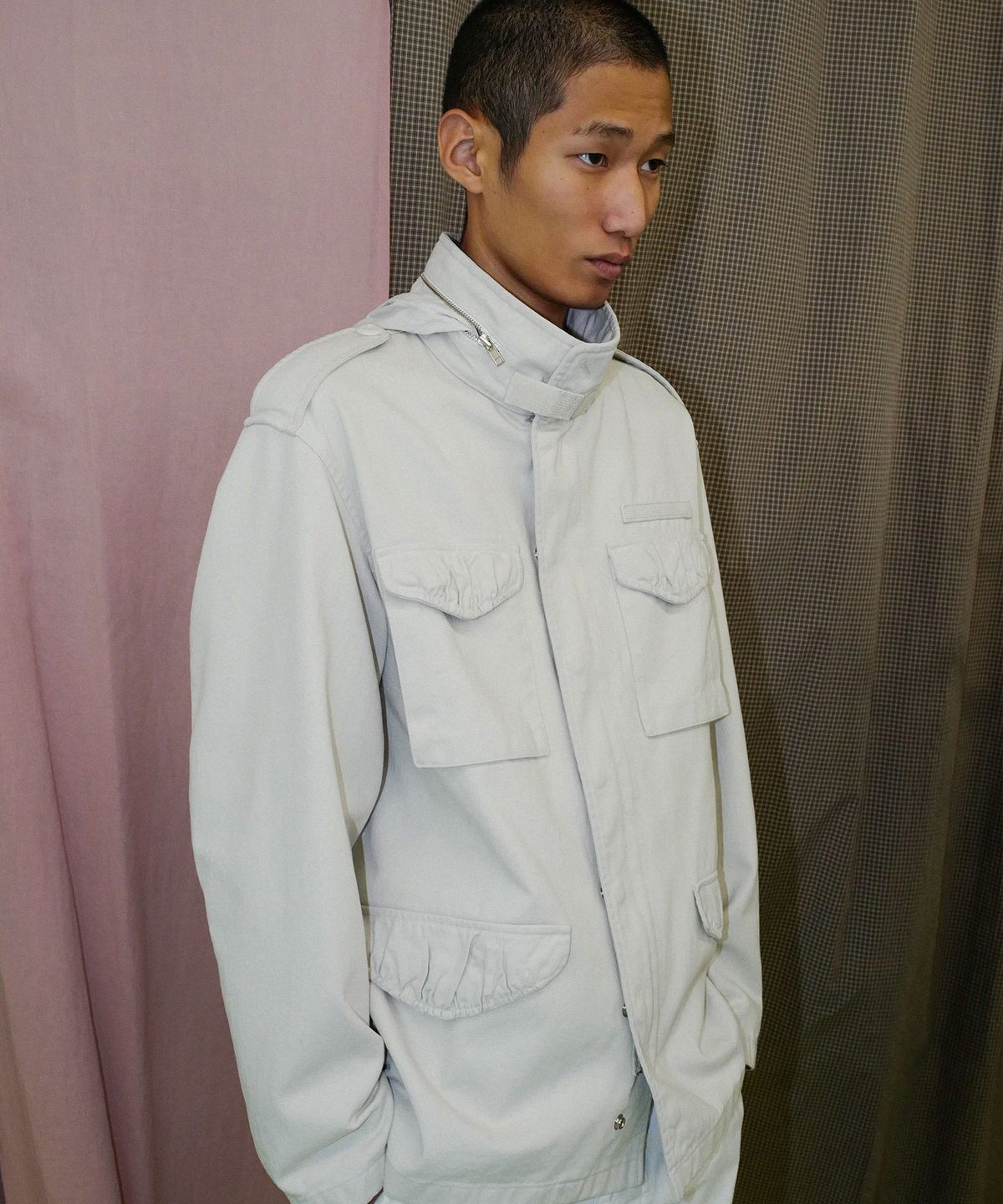더뮤지엄비지터(THEMUSEUMVISITOR) M-65 ZIPPER FIELD JACKET (CHALK)