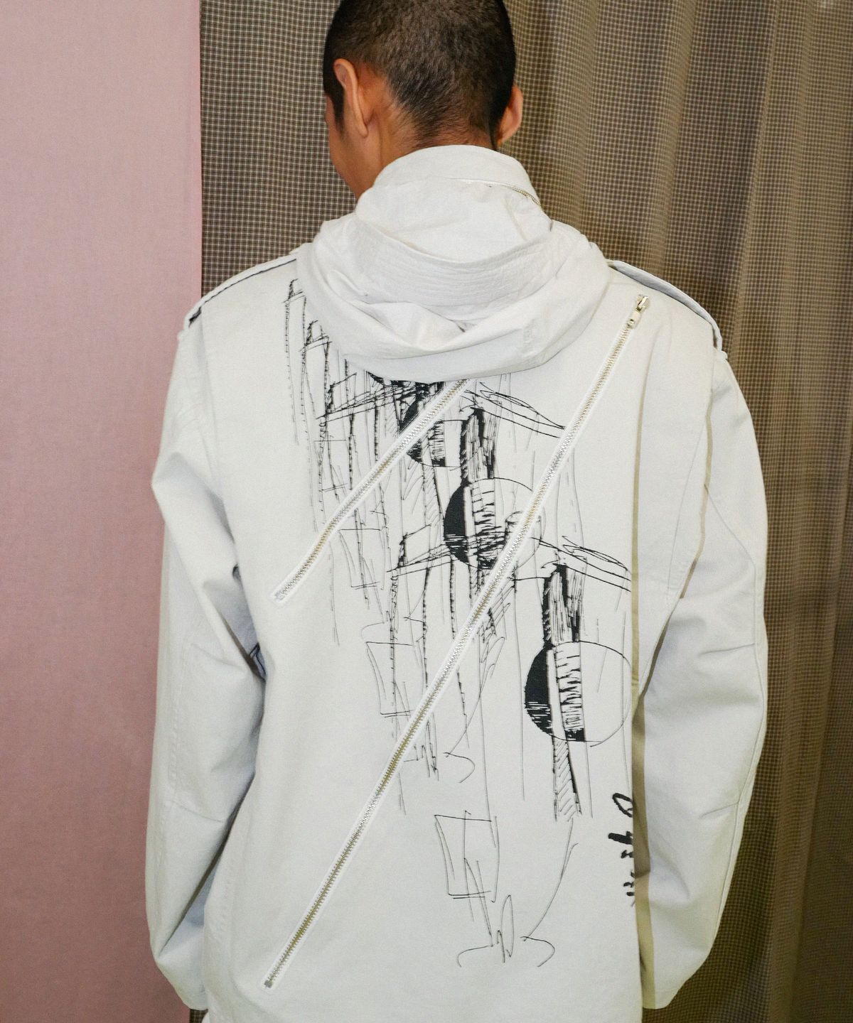 더뮤지엄비지터(THEMUSEUMVISITOR) M-65 ZIPPER FIELD JACKET (CHALK)