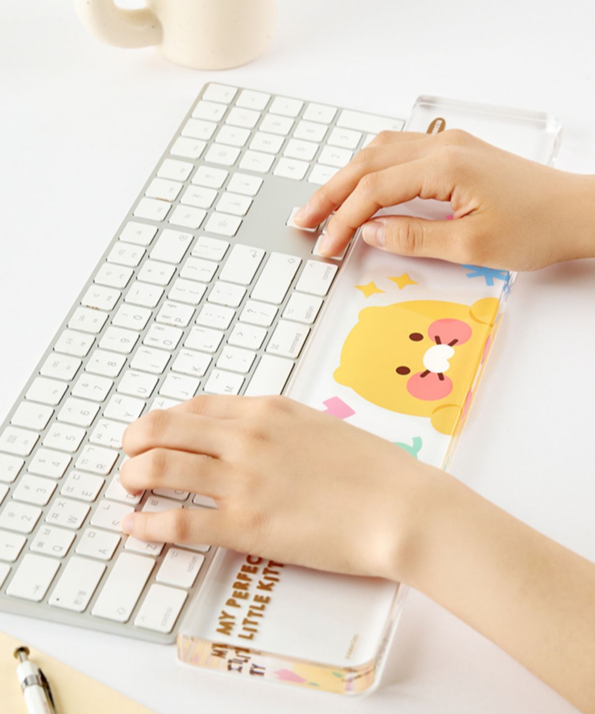 카카오프렌즈 파트너(KAKAOFRIENDS PARTNERS) 카카오프렌즈 춘식이 아크릴 키보드 팜레스트 풀타입