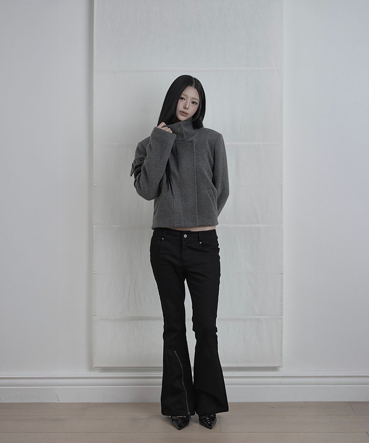 에트오소메(ETRE AU SOMMET) Contrast Panel Buckle Short Coat (Charcoal)