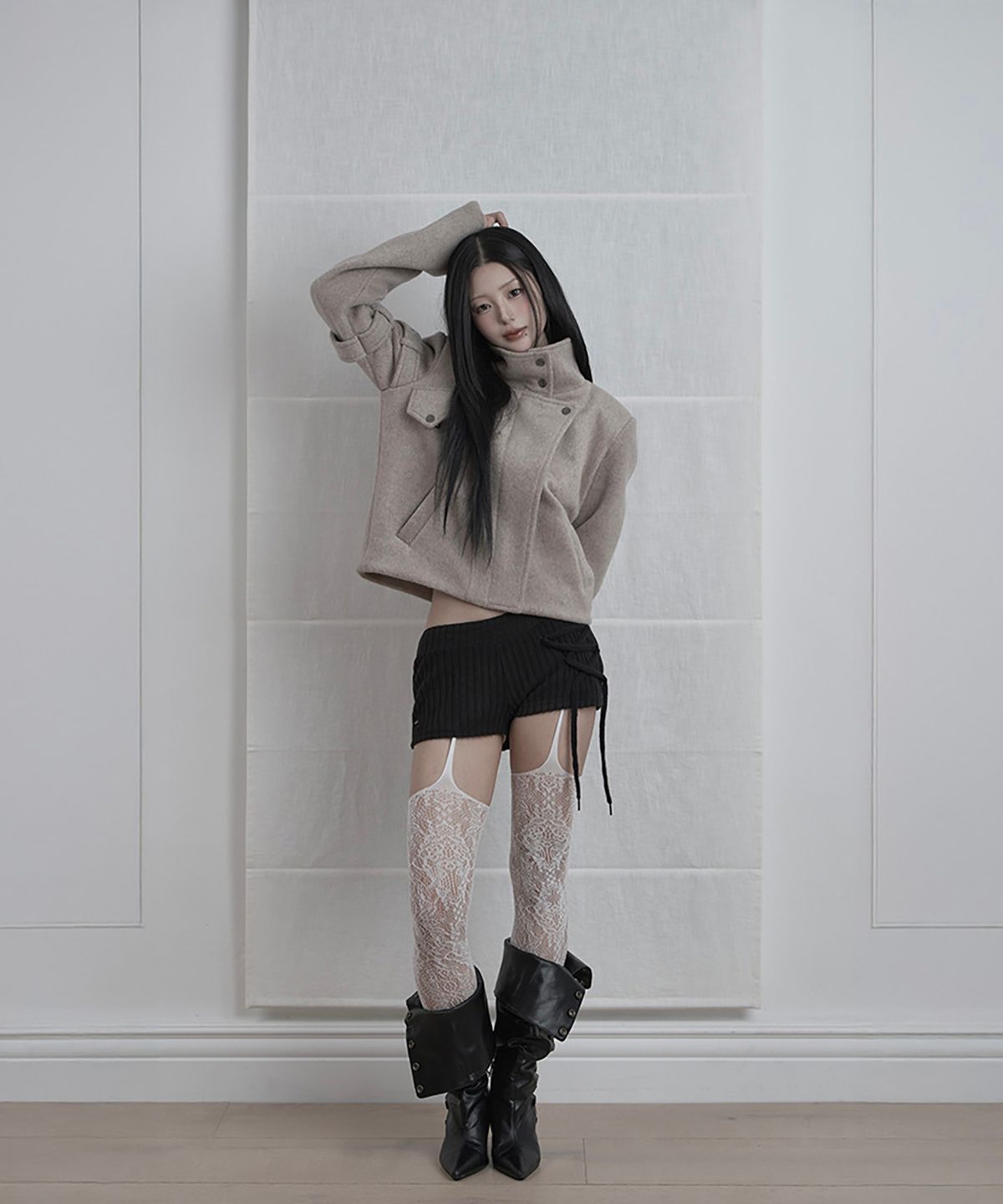 에트오소메(ETRE AU SOMMET) Contrast Panel Buckle Short Coat (Beige)