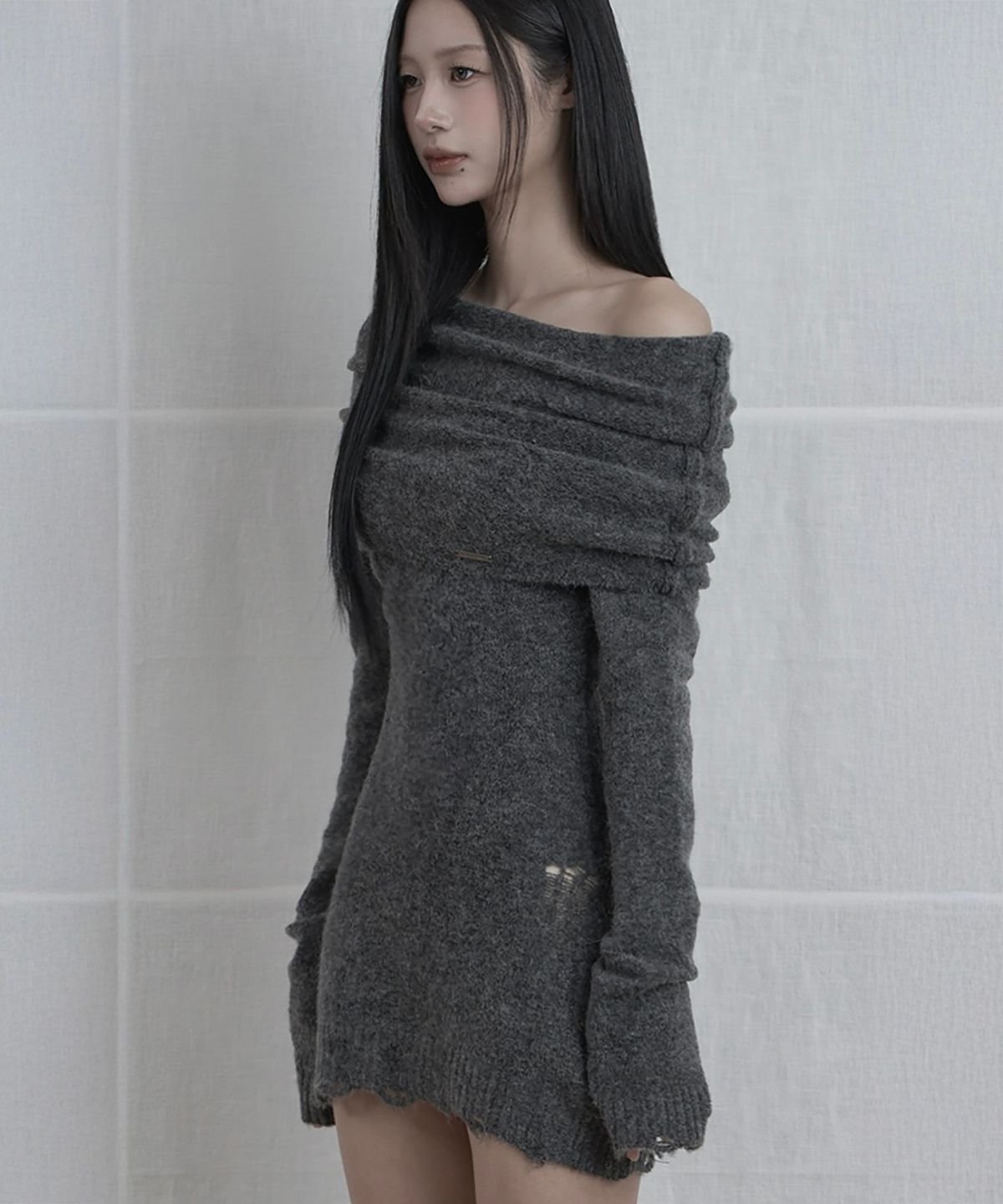 에트오소메(ETRE AU SOMMET) Drape One-Shoulder  Knit One-Piece (Charcoal)
