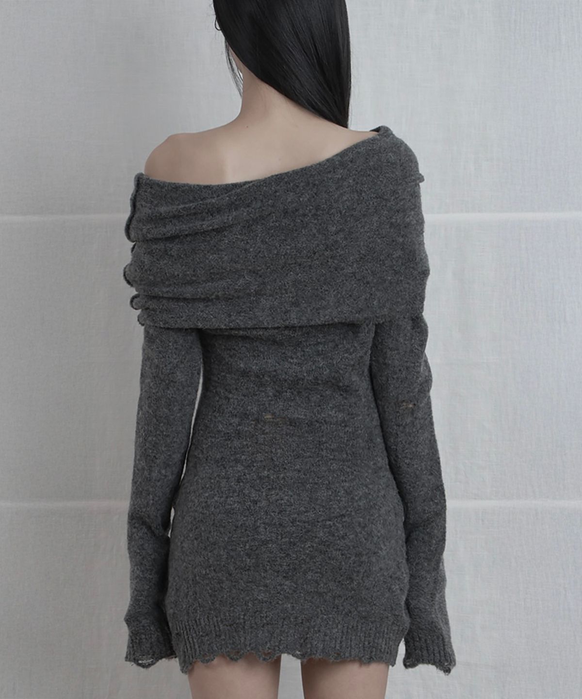 에트오소메(ETRE AU SOMMET) Drape One-Shoulder  Knit One-Piece (Charcoal)
