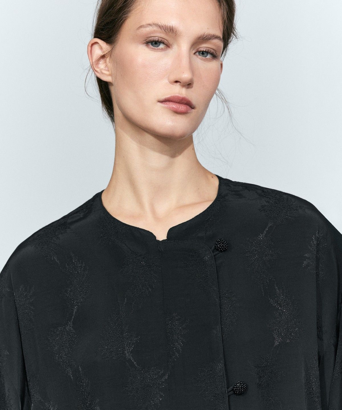 마시모두띠(MASSIMO DUTTI) 자카드 디테일 쇼트 재킷