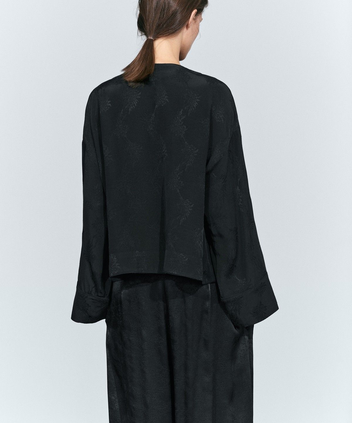 마시모두띠(MASSIMO DUTTI) 자카드 디테일 쇼트 재킷