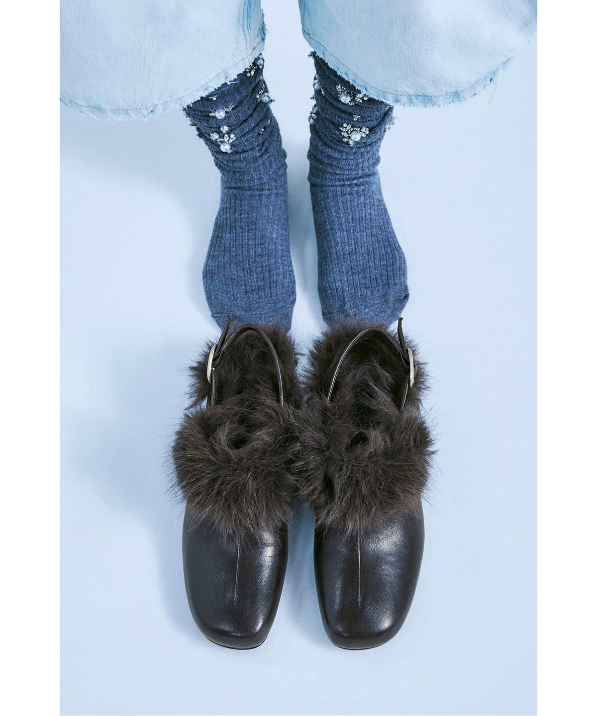 슈콤마보니(SUECOMMA BONNIE) Volume up Fur buckle slingback(brown)_DG2DW26701BRN