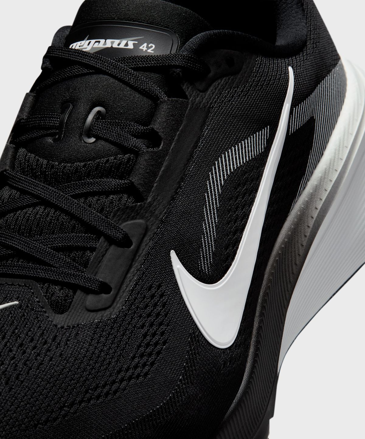 나이키(NIKE) 페가수스 42 M - 블랙:포톤 더스트:화이트 / IR1228-001