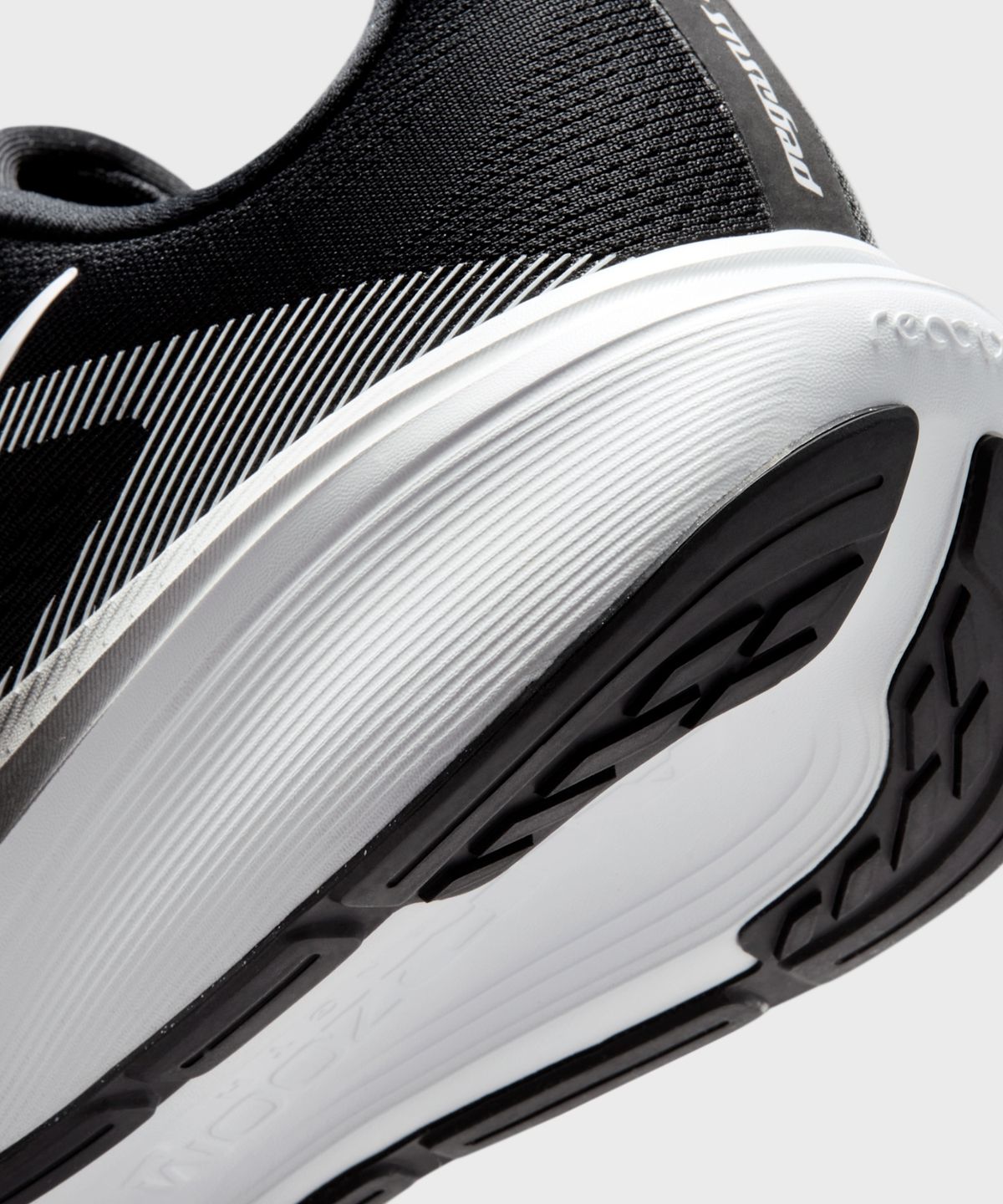 나이키(NIKE) 페가수스 42 M - 블랙:포톤 더스트:화이트 / IR1228-001