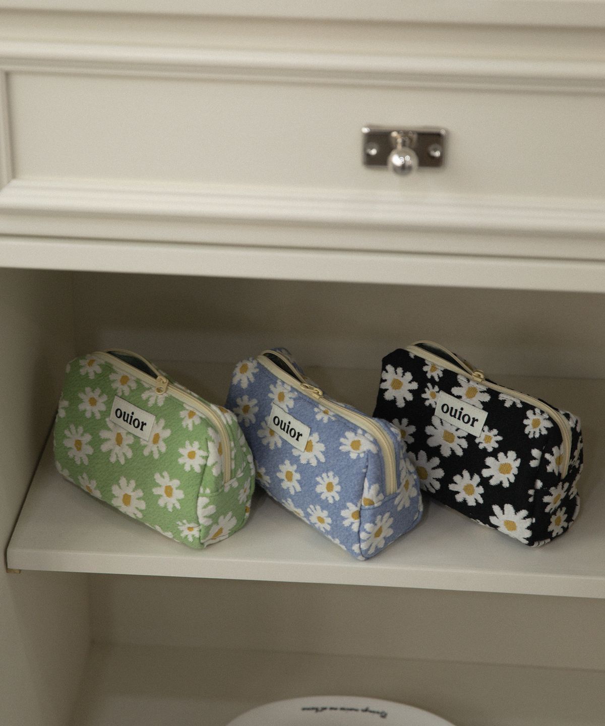 위올(OUIOR) [기프트박스]ouior everyday pouch_marguerite black