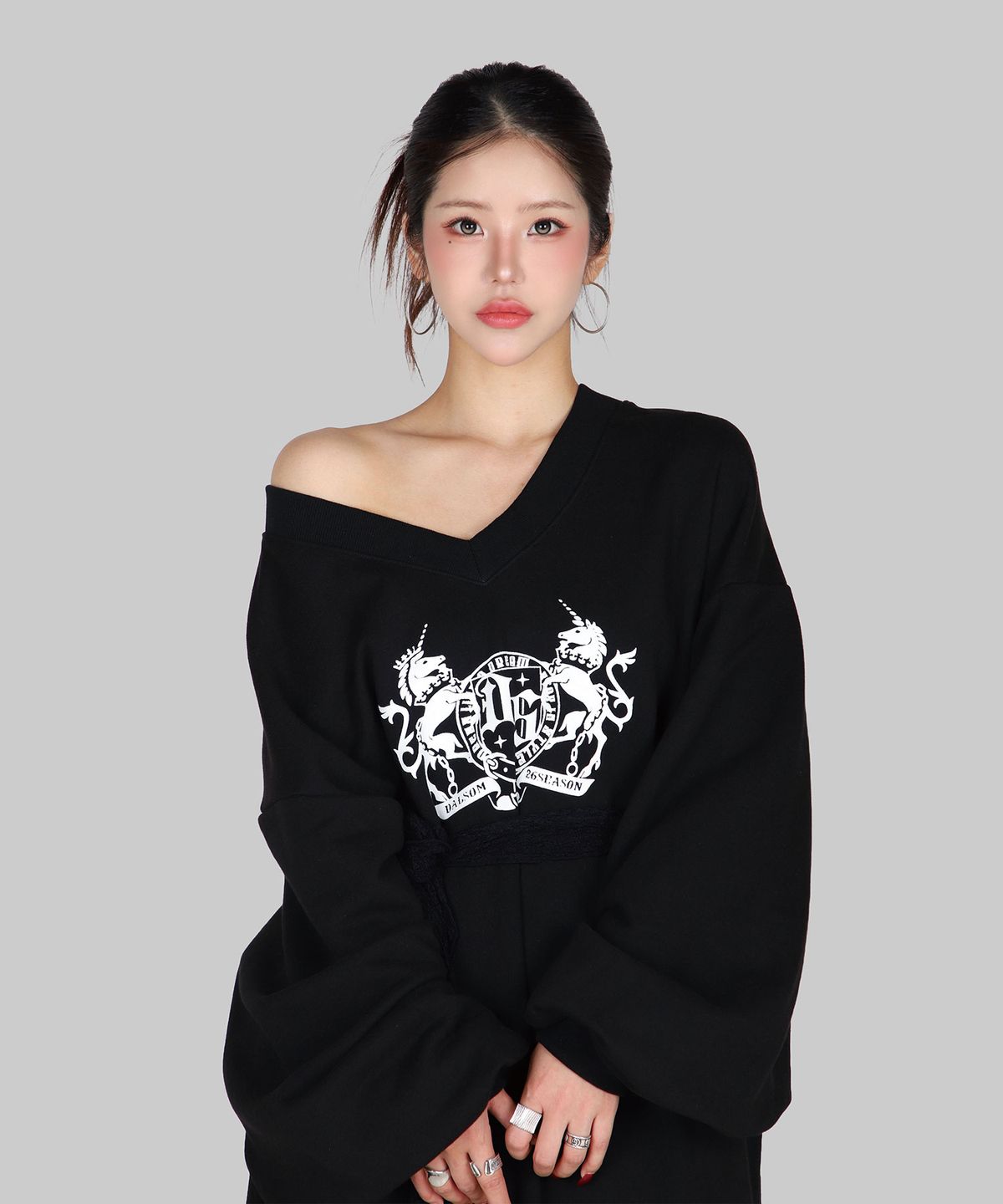 달솜(DALSOM) Back Slit V-Neck Dress [ bk ]