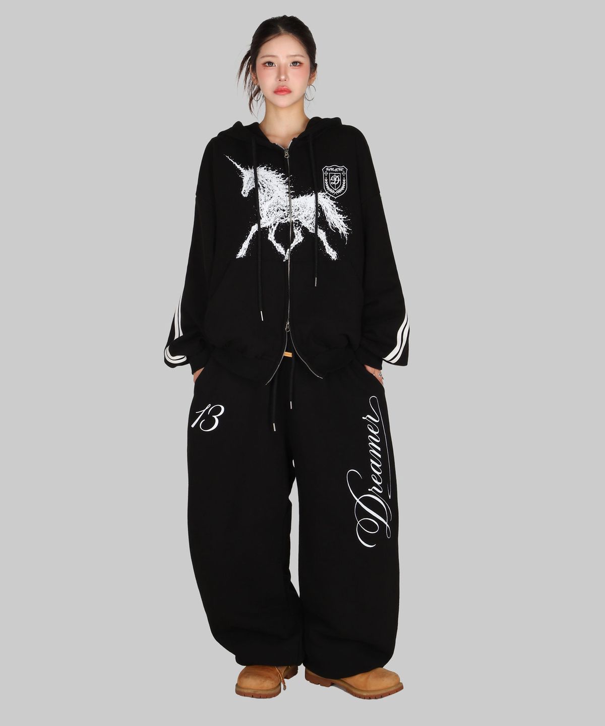 달솜(DALSOM) Horse Track Hoodie [ bk ]
