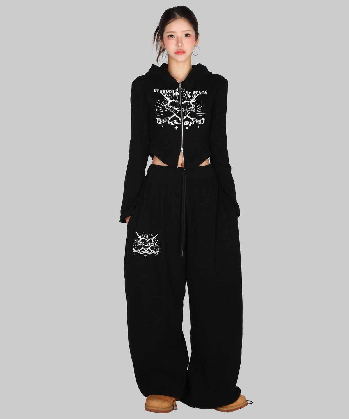 달솜(DALSOM) Ribbed Heart Zip-Up [ bk ]