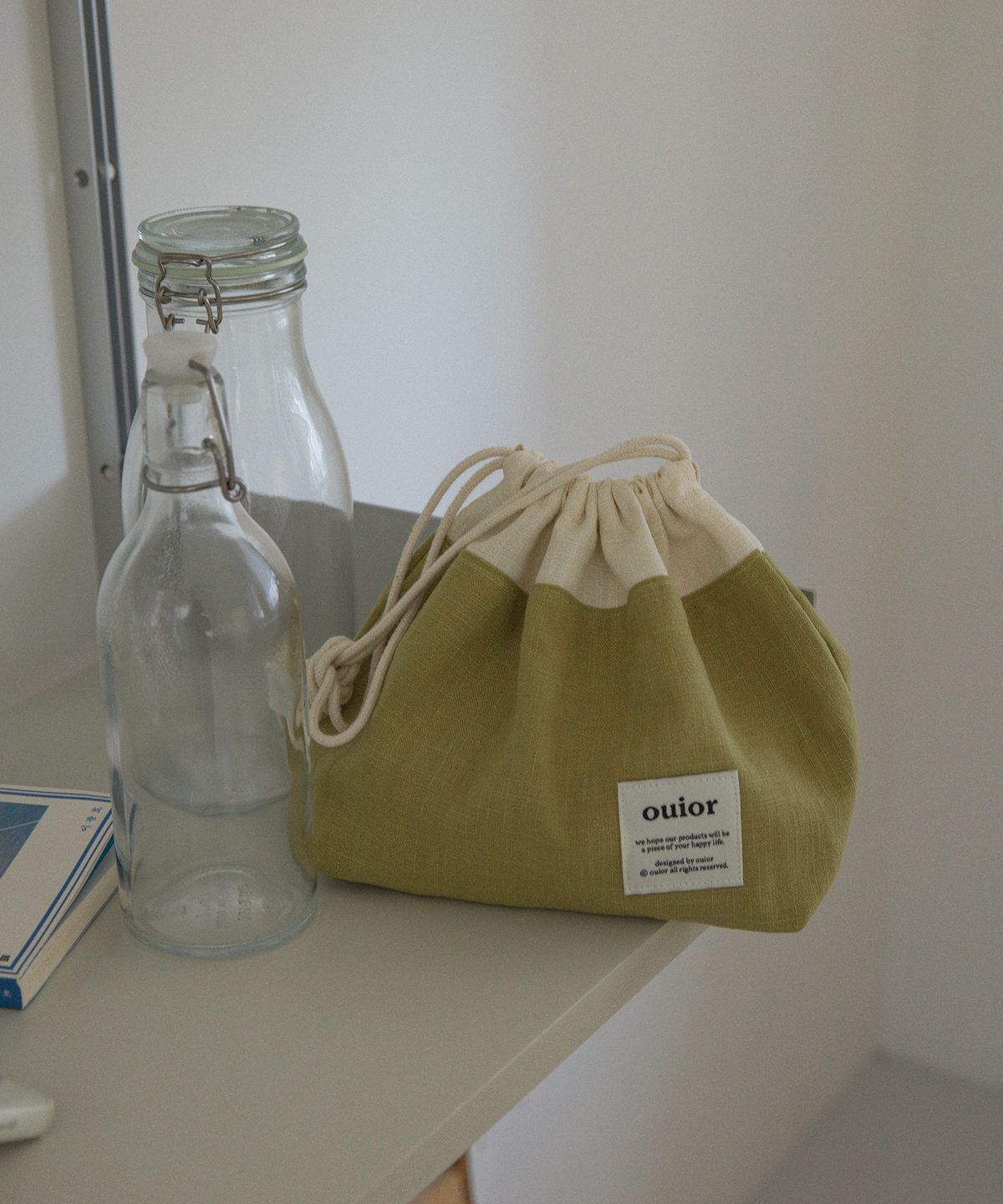 위올(OUIOR) [기프트박스]ouior chubby string pouch_cream&olive