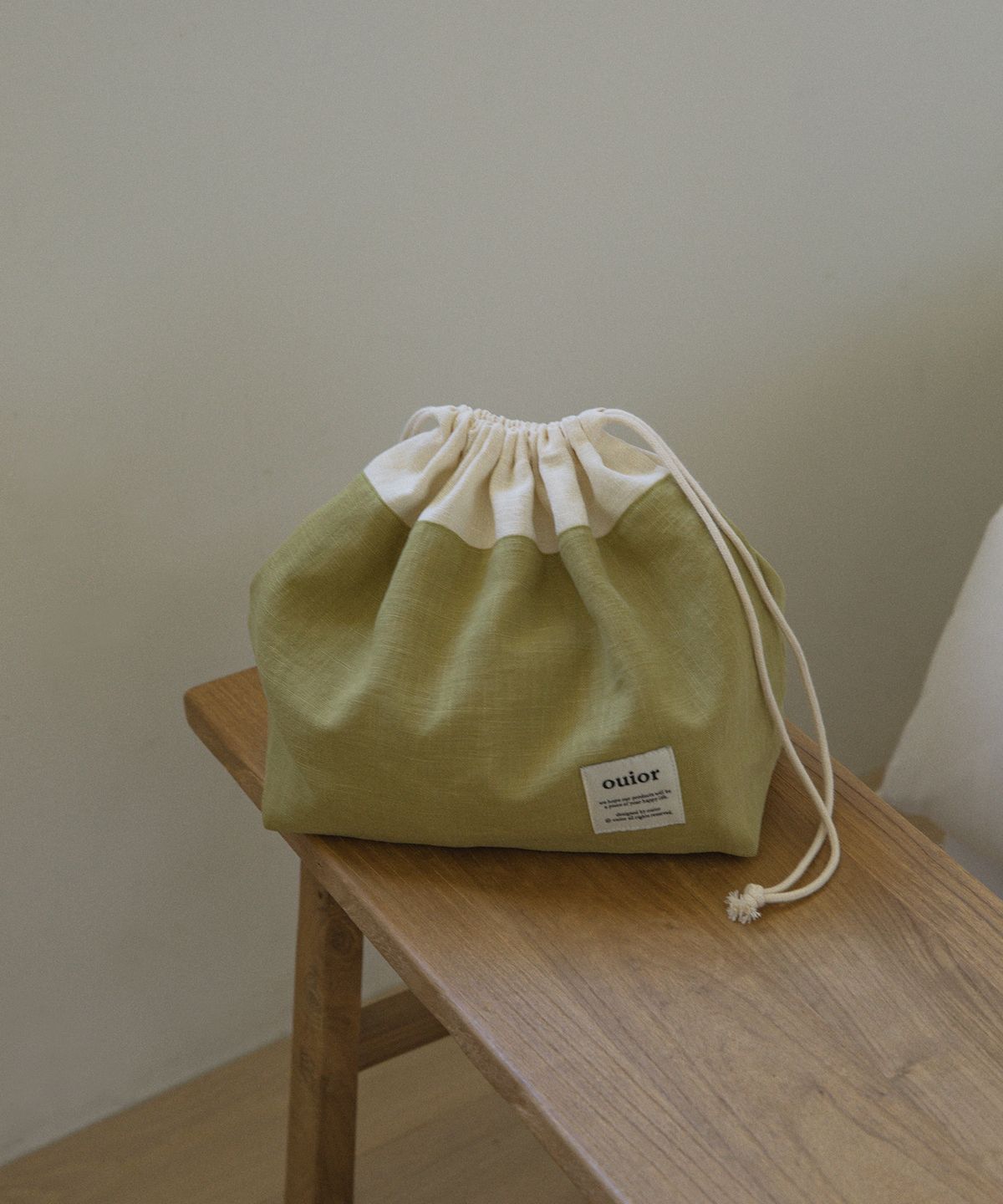 위올(OUIOR) [기프트박스]ouior chubby string pouch_cream&olive