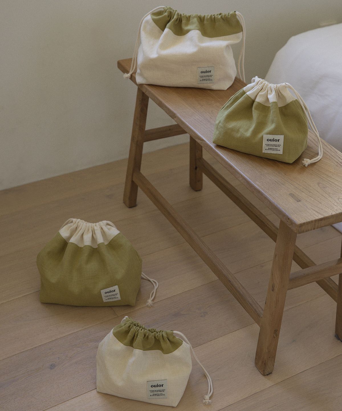 위올(OUIOR) [기프트박스]ouior chubby string pouch_cream&olive