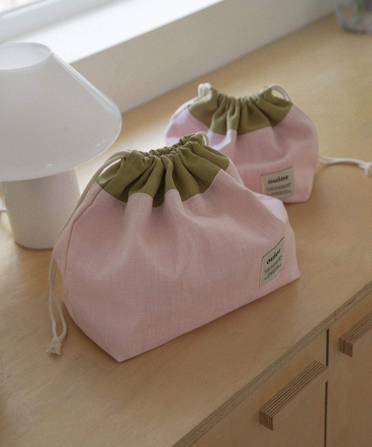 위올(OUIOR) [기프트박스]ouior chubby string pouch_olive&pink