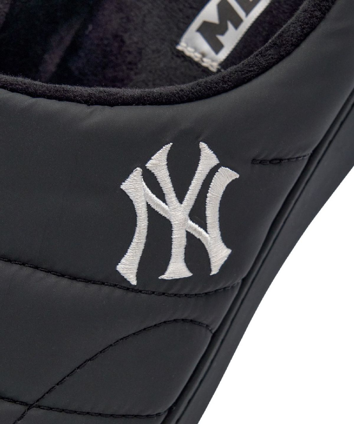 엠엘비(MLB) 커브 패딩 뮬 NY (Black)