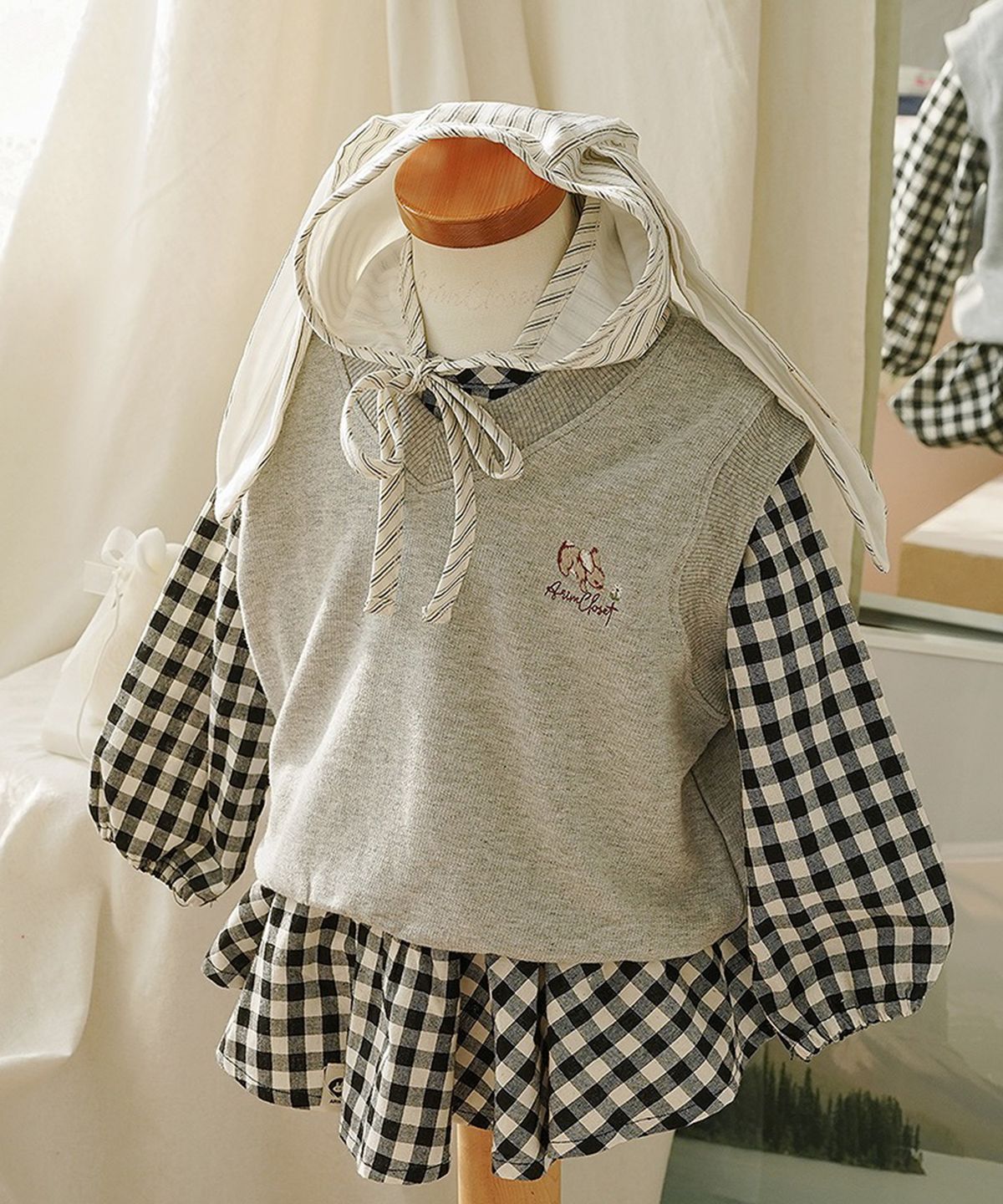 아림클로젯(ARIMCLOSET) 귀여운 쪼꼬미의 조끼 어때요 - 아기 토끼 자수 베스트