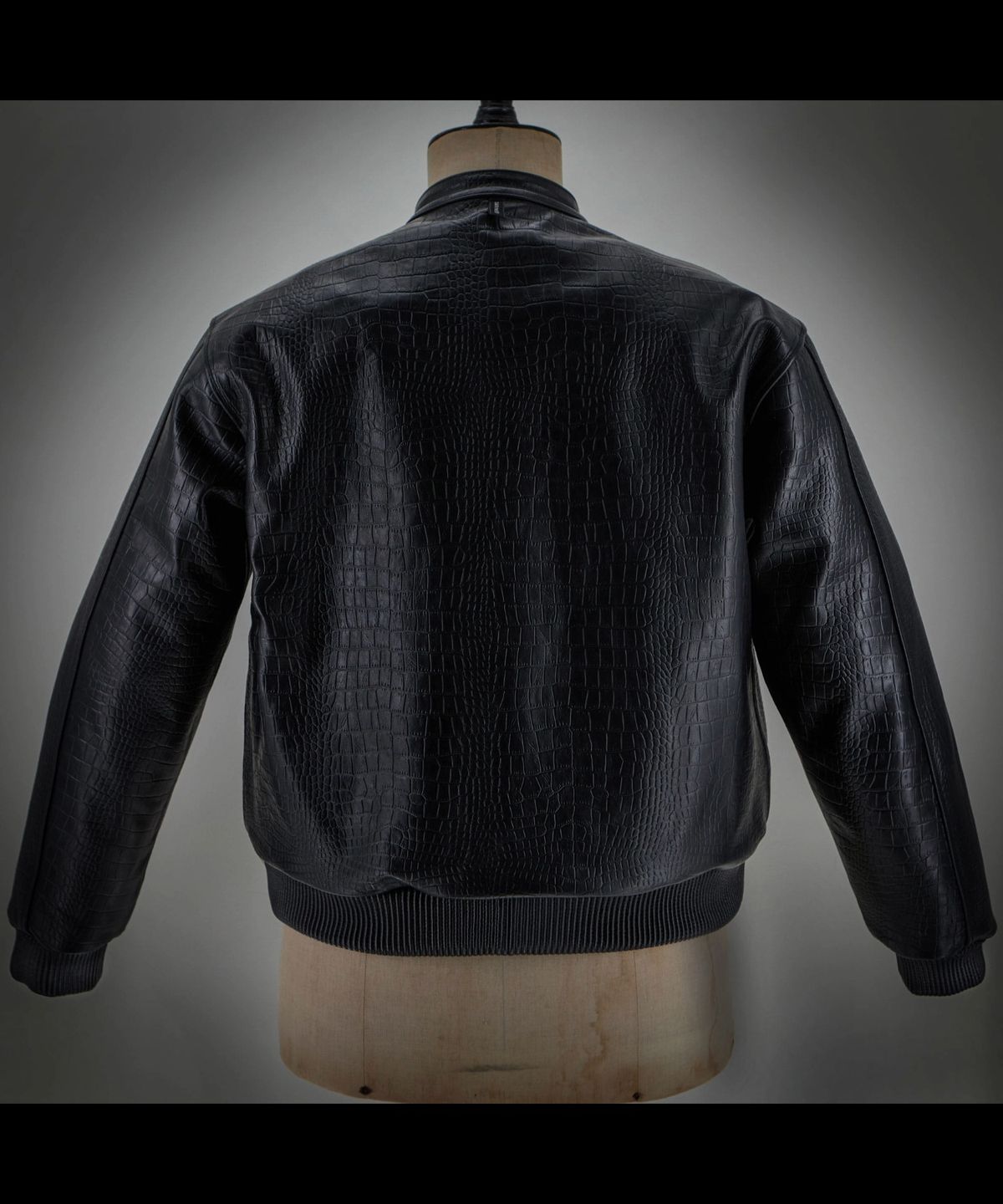 디아프바인(DIAFVINE) DV.LOT 721 Crocodile-Effect Leather Blouson/ Calfskin