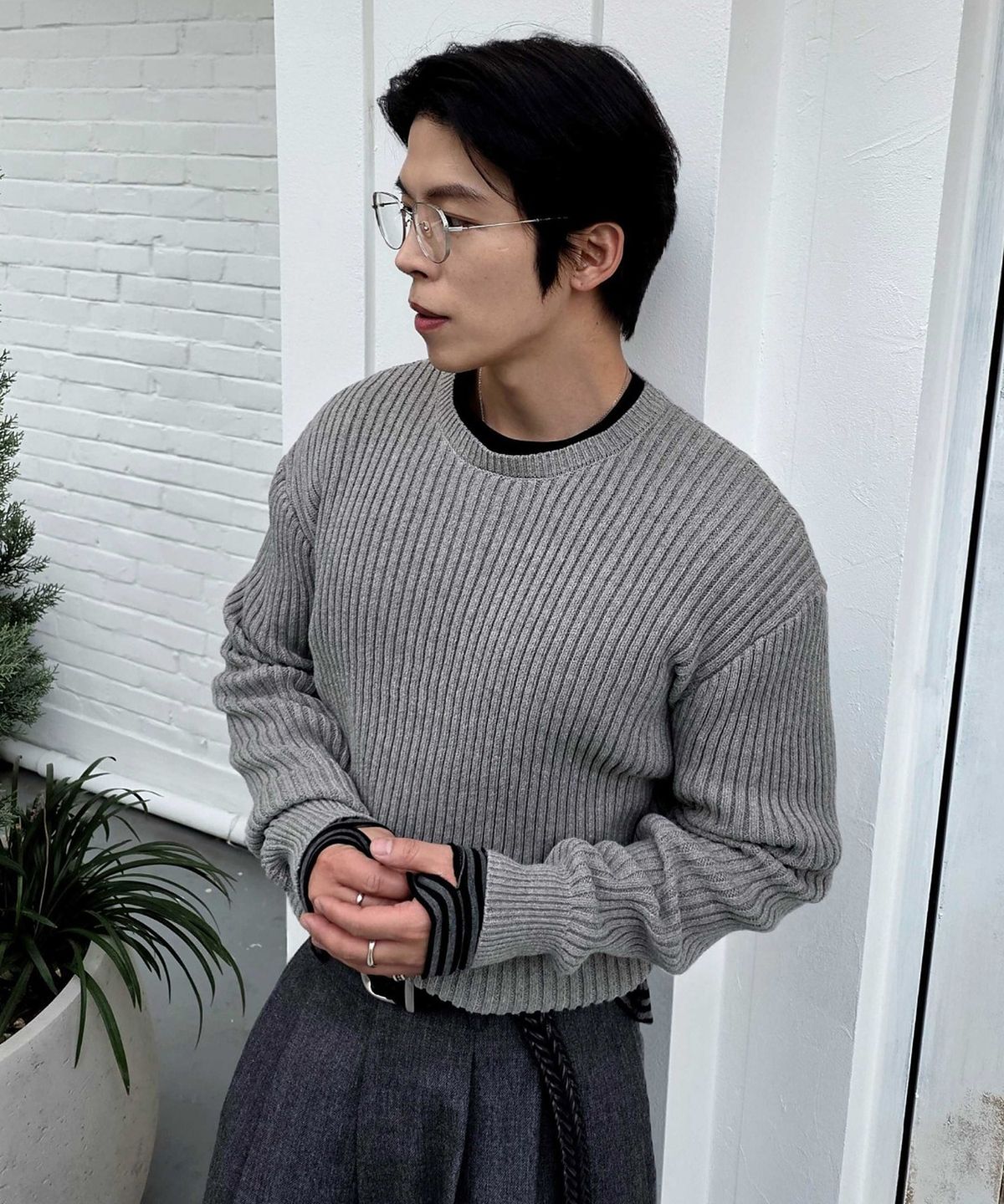 에드리엘로스(ADLIELOS) 아론 라운드넥 슬림핏 니트 [4color]