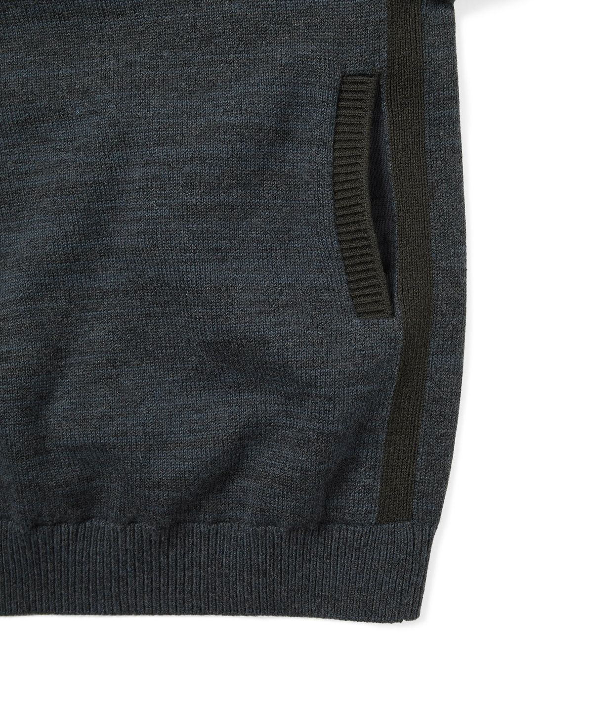디스이즈네버댓(THISISNEVERTHAT) GORE-TEX WINDSTOPPER Knit Crew Dark Blue