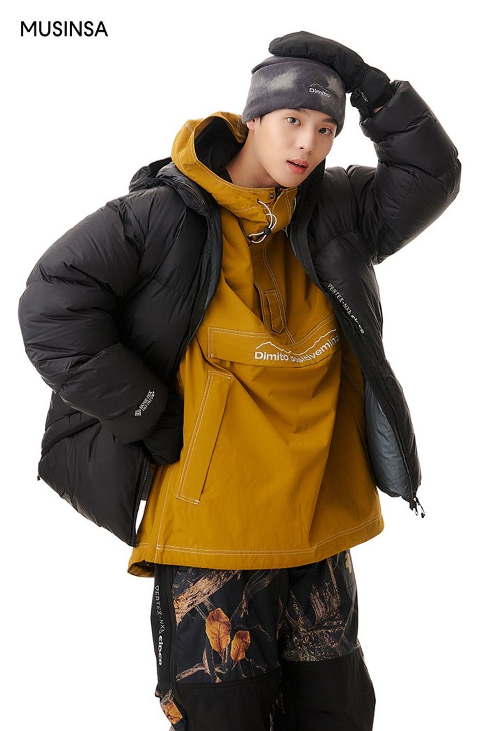 패딩에 아노락을 매치하고 패딩 팬츠를 더해 완성한 스포티 룩 #눈 #한파 #컬러블록 #방한 #레저스포츠 #겨울 #스포티 #스포츠 #스노보드 #방수