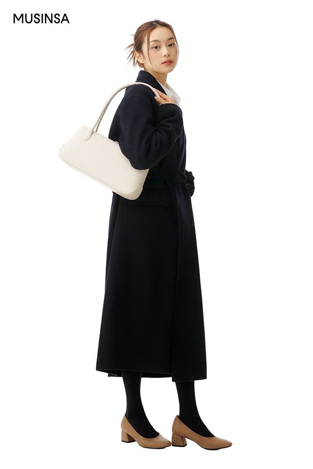 미니멀 디자인의 카디건과 더블 코트, 롱스커트로 완성한 포멀 룩 #레이어드룩 #출근룩 #얼죽코 #플리츠 #겨울 #미니멀 #비즈니스캐주얼 #포멀 #캐시미어