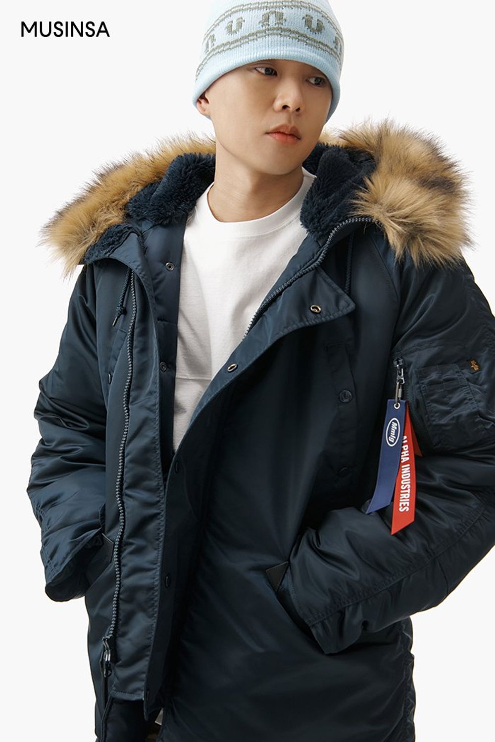밀리터리 재킷과 카무플라주의 조합이 매력적인 스트릿 룩 #카무플라주 #콜라보 #겨울 #스트릿 #카고팬츠