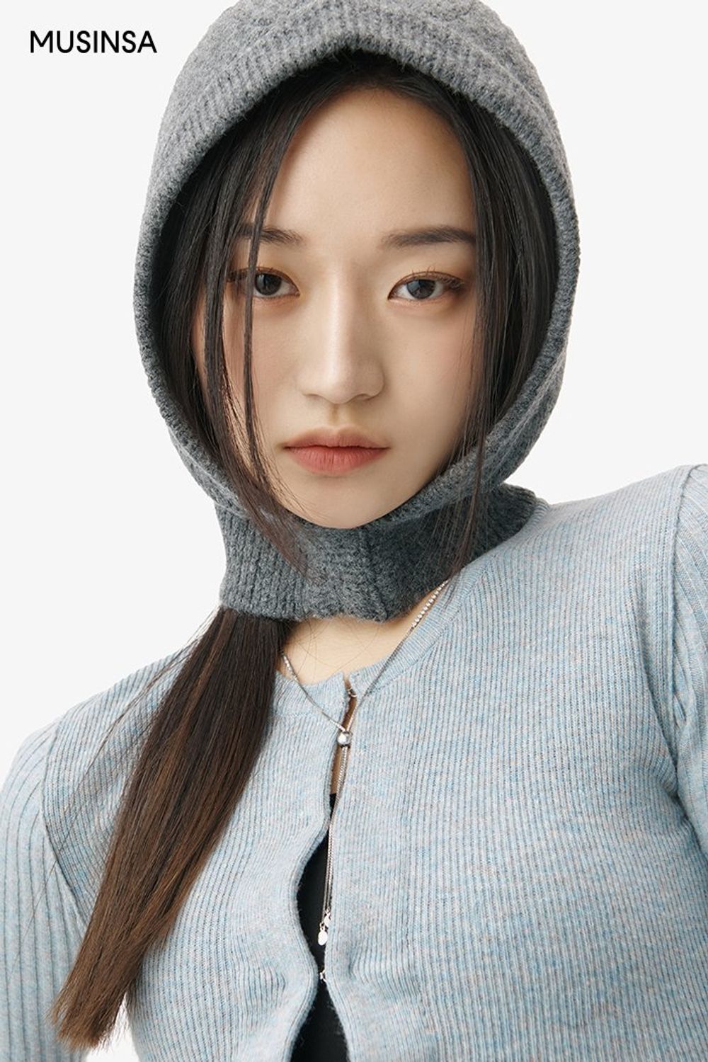 바이커 스타일의 퍼 재킷과 데님 팬츠로 완성한 시크 룩 #스키니 #퍼 #워싱 #크롭 #겨울 #시크 #롱부츠