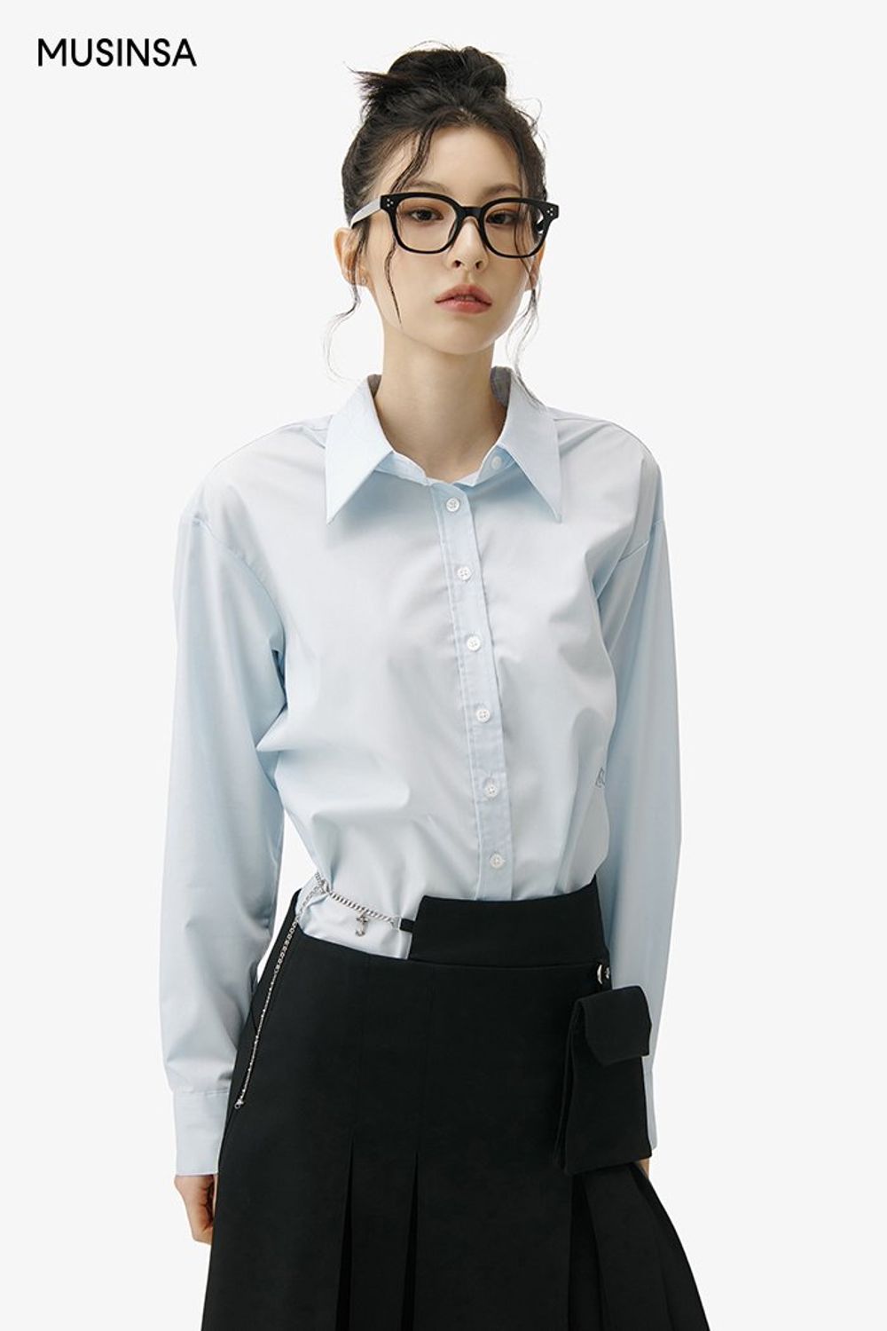체크 블레이저에 플리츠스커트를 더한 후 롱부츠로 마무리한 걸리시 룩 #오버핏 #프레피룩 #글로시 #스티치 #봄 #걸리시 #체크재킷 #플리츠스커트코디 #체크코디 #여친룩추천