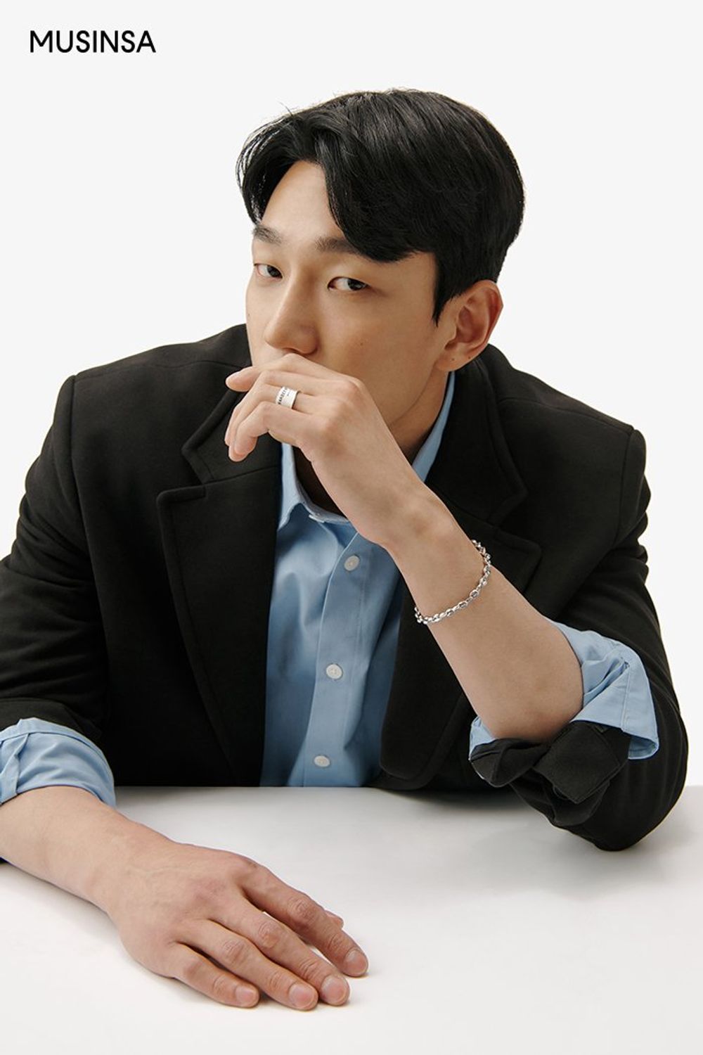 블레이저 재킷에 컬러 셔츠와 와이드 팬츠를 조합한 댄디 룩 #데이트 #와이드핏 #핀턱 #봄 #댄디