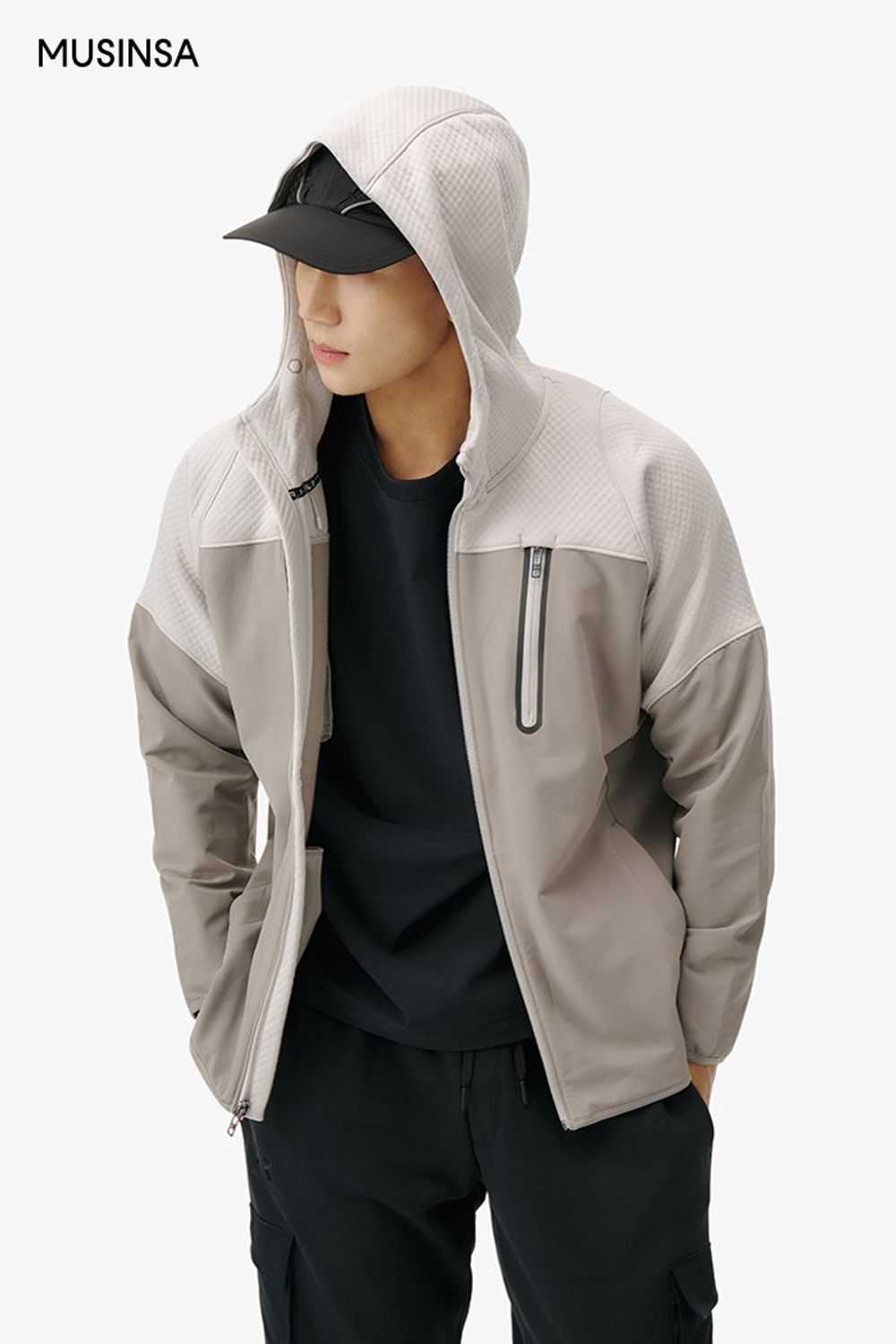 러닝할 때 입기 좋은 스포츠 코디네이션 #편안한 #모노톤 #등산 #스포티 #심볼 #러닝 #봄 #스포츠 #기능성