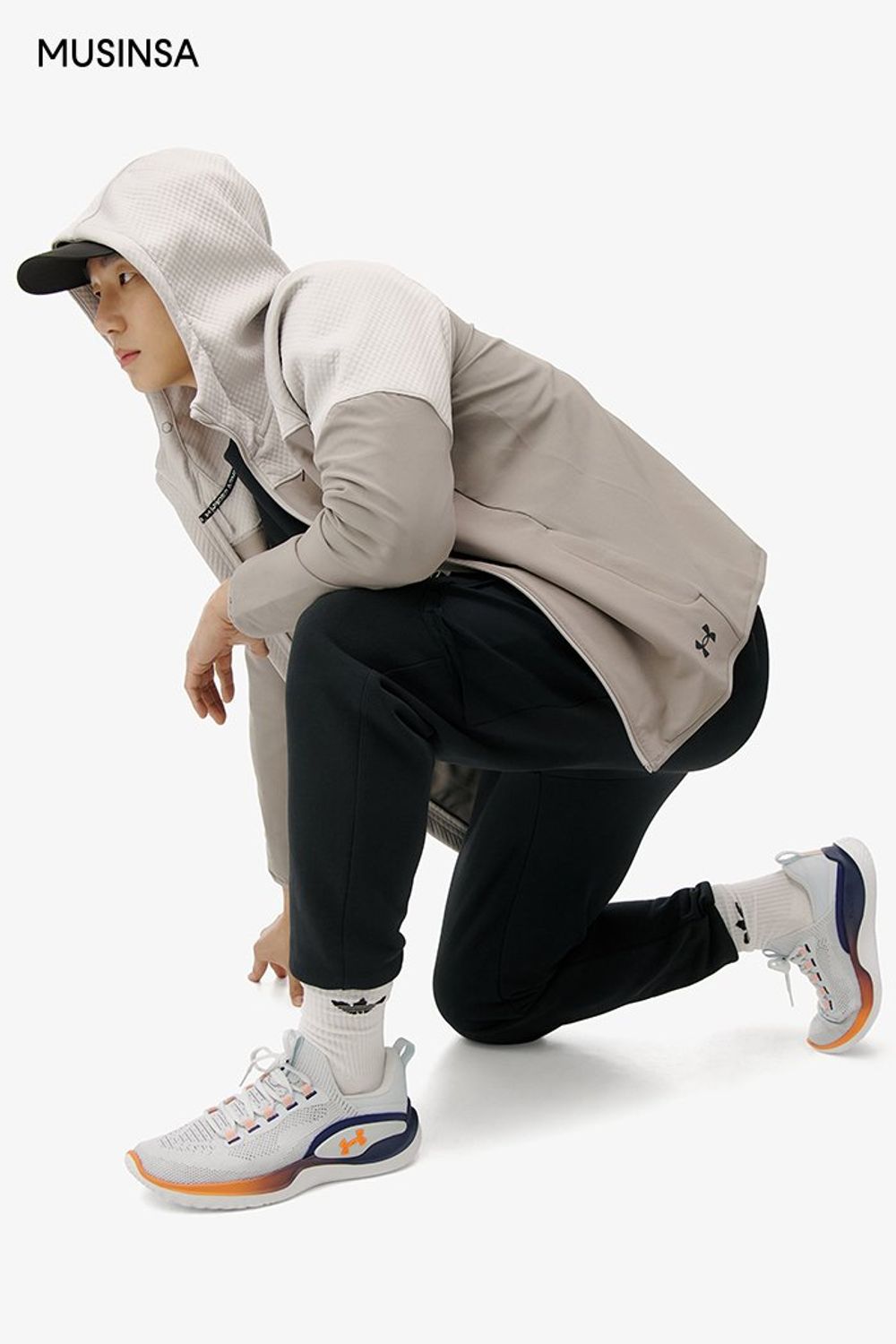 러닝할 때 입기 좋은 스포츠 코디네이션 #편안한 #모노톤 #등산 #스포티 #심볼 #러닝 #봄 #스포츠 #기능성