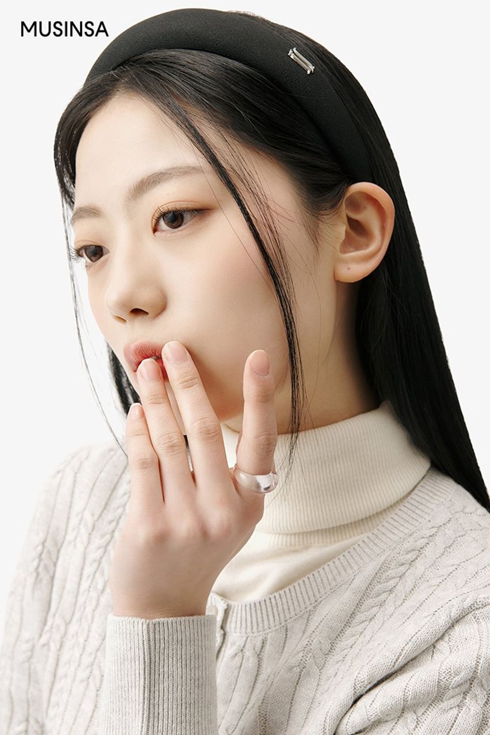 무채색 아이템으로 완성한 코디네이션 #환절기 #모노톤 #트위드 #여친룩 #봄 #걸리시