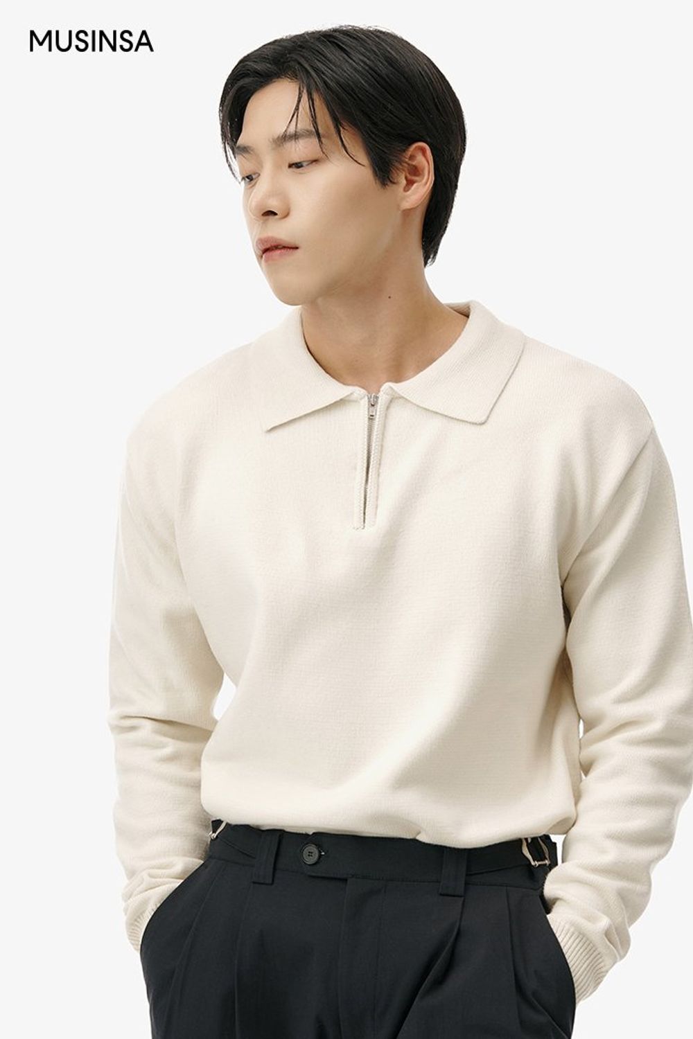 하프 집업 디테일의 카라 니트와 와이드 슬랙스를 매치하고 레더 크로스 백으로 마무리한 댄디 룩 #데이트 #와이드핏 #핀턱 #봄 #댄디